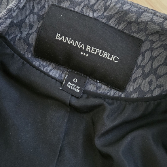 0 - Banana Republic Black and Gray Patterned Jacket - Picture 3 of 4